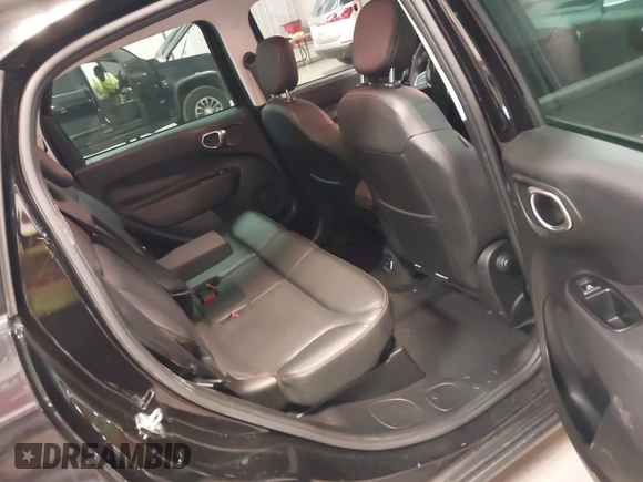 2019 FIAT 500L Trekking with VIN ZFBNFADH0KZ042275, listed as a IAAI auction lot 41172309 with 30,865 mi miles. Bid and sale history available at carsss.com. Image 8.