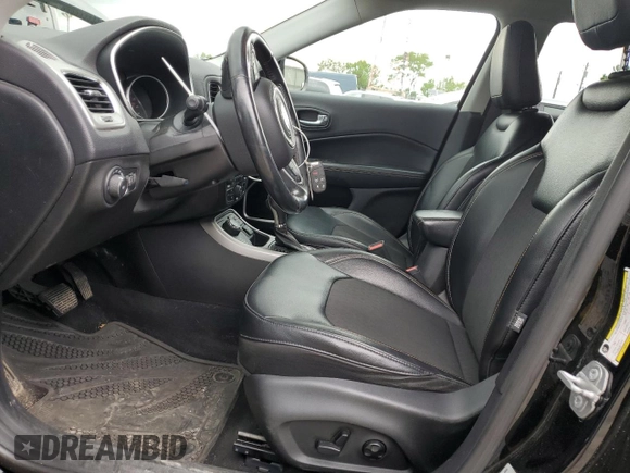 2017 Jeep Compass Latitude z VIN 3C4NJDBB1HT650771, wystawiony jako Copart lot #58190405 z przebiegiem 93 470 mil mil oraz Szkoda całkowita • Salvage title. Historia ofert i sprzedaży dostępna na DreamBid. Obrazek 7.