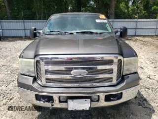 2005 Ford F-250 XL with VIN 1FTSW21P25EC64412, listed as a Copart auction lot 61992935 with 165,296 mi miles and Salvage title. Bid and sale history available at DreamBid. Image 5.