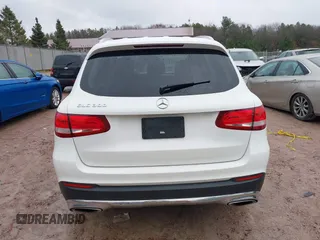 2017 Mercedes-Benz GLC with VIN WDC0G4JB9HF186711, listed as a IAAI auction lot 40883506 with 117,683 mi miles. Bid and sale history available at carsss.com. Image 15.