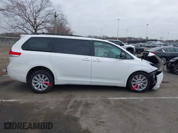 2011 Toyota Sienna LE with VIN 5TDJK3DC7BS029435, listed as a IAAI auction lot 41801955 with 1 mi miles. Bid and sale history available at carsss.com. Image 13.