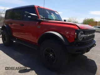2024 Ford Bronco Wildtrak z VIN 1FMEE2BP1RLB27070, wystawiony jako Copart lot #54312945 z przebiegiem 3 354 mil mil oraz Szkoda całkowita • Salvage title. Historia ofert i sprzedaży dostępna na DreamBid. Obrazek 4.