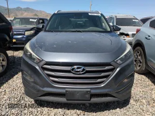 2016 Hyundai Tucson SE z VIN KM8J3CA40GU090117, wystawiony jako Copart lot #58821765 z przebiegiem 126 687 mil mil oraz Czysty tytuł • Clean title. Historia ofert i sprzedaży dostępna na DreamBid. Obrazek 5.
