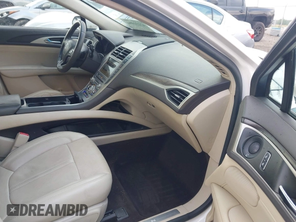 2019 Lincoln MKZ Reserve II z VIN 3LN6L5E94KR607412, wystawiony jako IAAI lot #42231994 z przebiegiem 54 812 mil mil oraz . Historia ofert i sprzedaży dostępna na DreamBid. Obrazek 5.