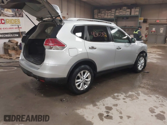 2014 Nissan Rogue S with VIN 5N1AT2MV7EC753510, listed as a IAAI auction lot 41510389 with 124,843 mi miles. Bid and sale history available at carsss.com. Image 4.