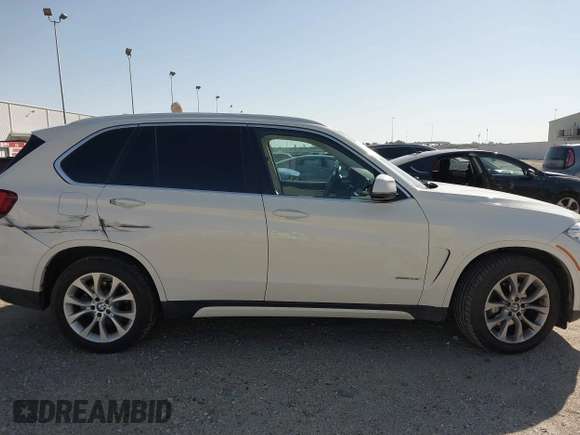 2014 BMW X5 sDrive35i with VIN 5UXKR2C53E0C01692, listed as a IAAI auction lot 41727216 with 135,985 mi miles. Bid and sale history available at carsss.com. Image 13.