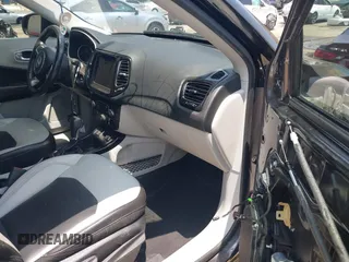 2018 Jeep Compass Limited with VIN 3C4NJCCB5JT253420, listed as a IAAI auction lot 42443809 with 98,057 mi miles and . Bid and sale history available at DreamBid. Image 5.