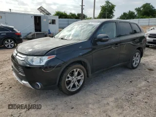 2015 Mitsubishi Outlander SE with VIN JA4AD3A36FZ010050, listed as a Copart auction lot 56275555 with 171,045 mi miles and Salvage title. Bid and sale history available at DreamBid. Image 1.