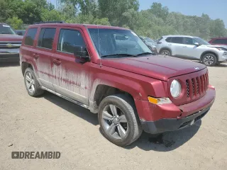 2015 Jeep Patriot Latitude with VIN 1C4NJRFB5FD417017, listed as a Copart auction lot 59879435 with 204,085 mi miles and Clean title. Bid and sale history available at DreamBid. Image 4.