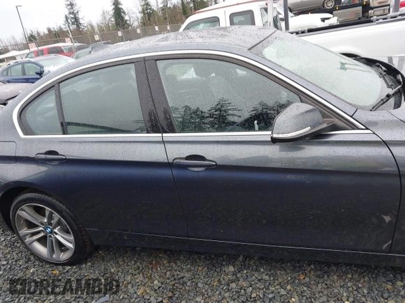2018 BMW 3 Series 330i xDrive with VIN WBA8D9G56JNU72511, listed as a IAAI auction lot 41237501 with 40,734 mi miles. Bid and sale history available at carsss.com. Image 14.