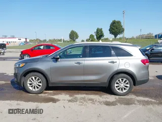 2016 Kia Sorento LX with VIN 5XYPG4A3XGG120676, listed as a IAAI auction lot 40568581 with 179,418 mi miles. Bid and sale history available at carsss.com. Image 15.