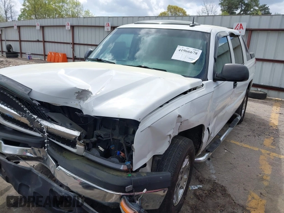 2003 Chevrolet Avalanche with VIN 3GNEC13TX3G290148, listed as a IAAI auction lot 41966678 with 259,476 mi miles and . Bid and sale history available at DreamBid. Image 17.