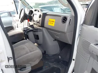 2013 Ford Econoline Cargo Commercial z VIN 1FTNE2EL8DDA63769, wystawiony jako IAAI lot #41520478 z przebiegiem 156 000 mil mil oraz . Historia ofert i sprzedaży dostępna na DreamBid. Obrazek 5.