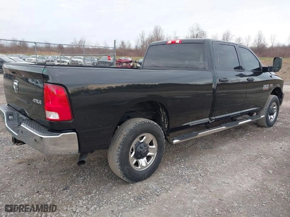 2018 Ram 2500 Tradesman with VIN 3C6UR5HJ9JG189592, listed as a IAAI auction lot 41919085 with 57,154 mi miles. Bid and sale history available at carsss.com. Image 4.