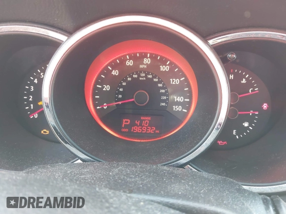 2013 Kia Sorento SX with VIN 5XYKW4A21DG360070, listed as a IAAI auction lot 42120968 with 196,932 mi miles. Bid and sale history available at carsss.com. Image 7.