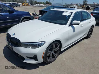 2020 BMW 3 Series 330i z VIN 3MW5R1J01L8B05556, wystawiony jako IAAI lot #42299891 z przebiegiem 61 404 mil mil oraz . Historia ofert i sprzedaży dostępna na DreamBid. Obrazek 17.