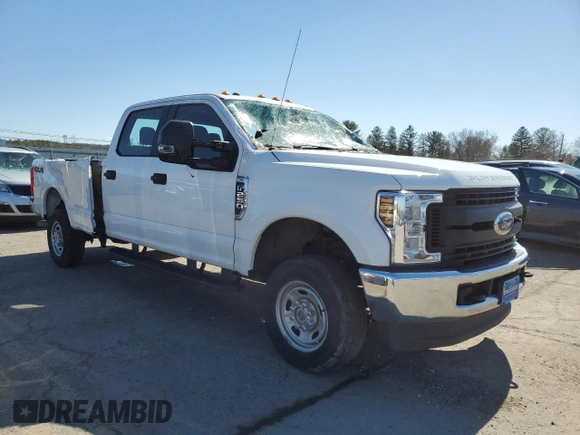 2018 Ford Super Duty F-250 SRW XL with VIN 1FT7W2B6XJEC73588, listed as a Copart auction lot 46824385 with 69,912 mi miles and Salvage Title. Bid and sale history available at carsss.com. Image 4.