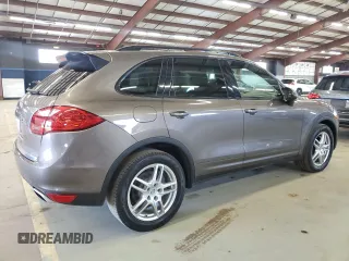 2013 Porsche Cayenne z VIN WP1AA2A29DLA11529, wystawiony jako Copart lot #49970825 z przebiegiem 72 111 mil mil oraz Tytuł czysty. Historia ofert i sprzedaży dostępna na DreamBid. Obrazek 3.