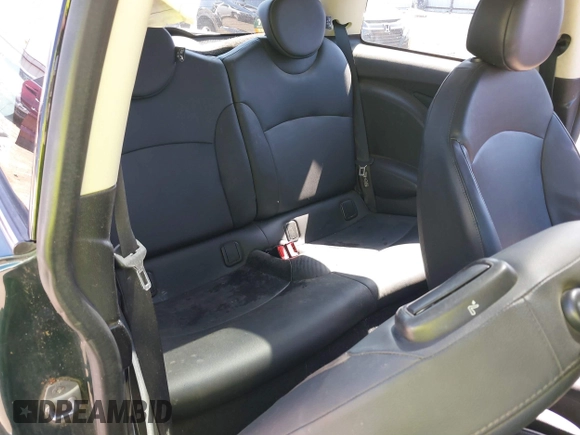 2011 MINI Hardtop with VIN WMWSU3C5XBT096157, listed as a IAAI auction lot 41840176 with 135,050 mi miles and . Bid and sale history available at DreamBid. Image 8.