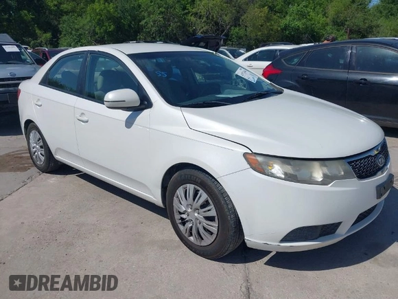 2011 Kia Forte EX with VIN KNAFU4A29B5888868, listed as a IAAI auction lot 41972446 with 185,821 mi miles. Bid and sale history available at carsss.com. Image 1.