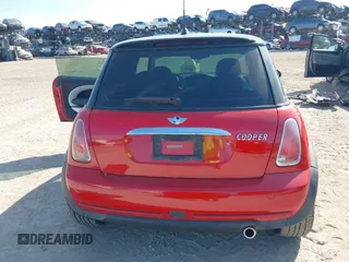 2006 MINI Hardtop with VIN WMWRC33506TK17012, listed as a IAAI auction lot 42076648 with 101,852 mi miles and . Bid and sale history available at DreamBid. Image 16.
