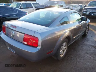 2007 Ford Mustang Deluxe z VIN 1ZVFT80N975302845, wystawiony jako IAAI lot #41615150 z przebiegiem Nie podano mil oraz . Historia ofert i sprzedaży dostępna na DreamBid. Obrazek 14.