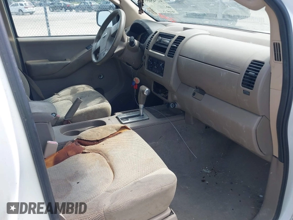 2008 Nissan Frontier SE z VIN 1N6AD07U78C416054, wystawiony jako IAAI lot #42345055 z przebiegiem 310 260 mil mil oraz . Historia ofert i sprzedaży dostępna na DreamBid. Obrazek 5.