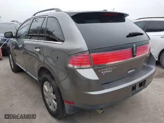2009 Lincoln MKX with VIN 2LMDU68C89BJ10796, listed as a IAAI auction lot 41570182 with 201,400 mi miles. Bid and sale history available at carsss.com. Image 3.