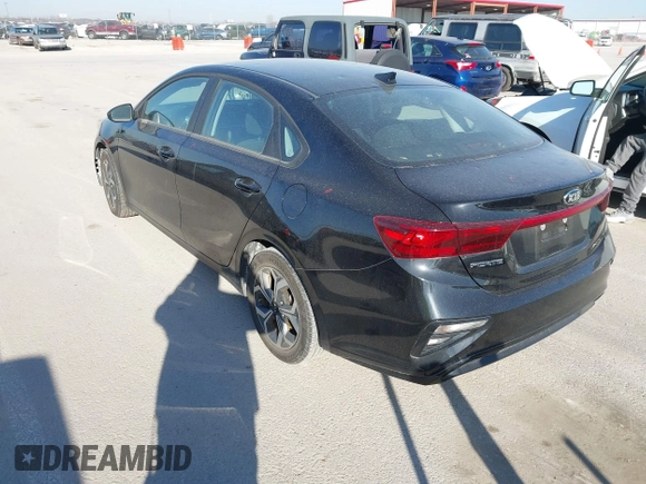 2021 Kia Forte LXS z VIN 3KPF24AD5ME366546, wystawiony jako IAAI lot #41762839 z przebiegiem 23 376 mil mil oraz . Historia ofert i sprzedaży dostępna na DreamBid. Obrazek 3.
