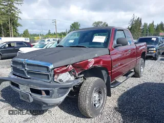 2000 Dodge 1500 z VIN 3B7HF13Z9YG138645, wystawiony jako IAAI lot #42298492 z przebiegiem 138 898 mil mil oraz . Historia ofert i sprzedaży dostępna na DreamBid. Obrazek 6.