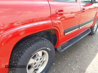 2001 Chevrolet Tahoe LS with VIN 1GNEK13T81R209096, listed as a IAAI auction lot 42108027 with 204,730 mi miles. Bid and sale history available at carsss.com. Image 6.