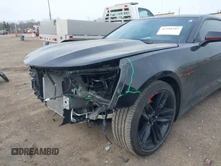 2023 Chevrolet Camaro 2LT z VIN 1G1FD1RX6P0133885, wystawiony jako IAAI lot #41990345 z przebiegiem 50 583 mil mil oraz . Historia ofert i sprzedaży dostępna na DreamBid. Obrazek 18.