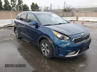 2017 Kia Niro Touring Launch Edition with VIN KNDCC3LC2H5048657, listed as a IAAI auction lot 41736127 with 190,828 mi miles. Bid and sale history available at carsss.com. Image 1.