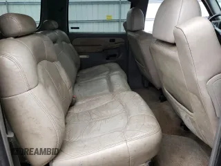 2000 Chevrolet Suburban LT with VIN 3GNFK16T2YG186019, listed as a Copart auction lot 80008534 with 260,589 mi miles and Clean Title. Bid and sale history available at carsss.com. Image 11.