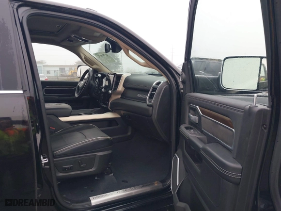 2022 Ram 2500 Laramie with VIN 3C6UR5FL0NG229195, listed as a IAAI auction lot 41254932 with 8,368 mi miles. Bid and sale history available at carsss.com. Image 5.