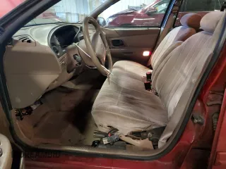 1994 Ford Taurus с VIN 1FALP5740RG215578, выставлен на аукционе Copart как лот 44138845 с пробегом 44 848 миль миль и Списание • Salvage title. История ставок и продаж доступна на DreamBid. Изображение 7.