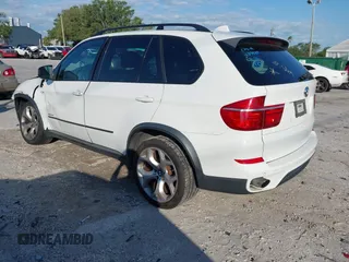 2011 BMW X5 35i with VIN 5UXZV4C52BL410497, listed as a IAAI auction lot 41995459 with 162,781 mi miles. Bid and sale history available at carsss.com. Image 3.