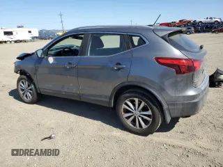 2017 Nissan Rogue SV with VIN JN1BJ1CR4HW120725, listed as a Copart auction lot 57706015 with 111,916 mi miles and Salvage title. Bid and sale history available at DreamBid. Image 2.