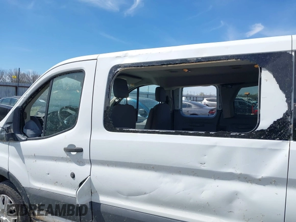 2015 Ford Transit XL z VIN 1FBZX2ZM4FKA31645, wystawiony jako IAAI lot #41845494 z przebiegiem 204 890 mil mil oraz . Historia ofert i sprzedaży dostępna na DreamBid. Obrazek 18.