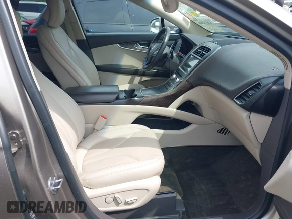 2018 Lincoln MKX Reserve with VIN 2LMPJ6LR7JBL11787, listed as a IAAI auction lot 42032661 with 27,992 mi miles. Bid and sale history available at carsss.com. Image 5.