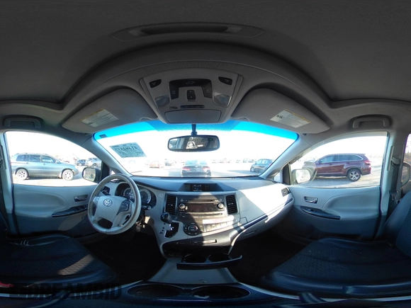 2012 Toyota Sienna SE with VIN 5TDXK3DC9CS189005, listed as a IAAI auction lot 41482337 with 267,618 mi miles. Bid and sale history available at carsss.com. Image 18.