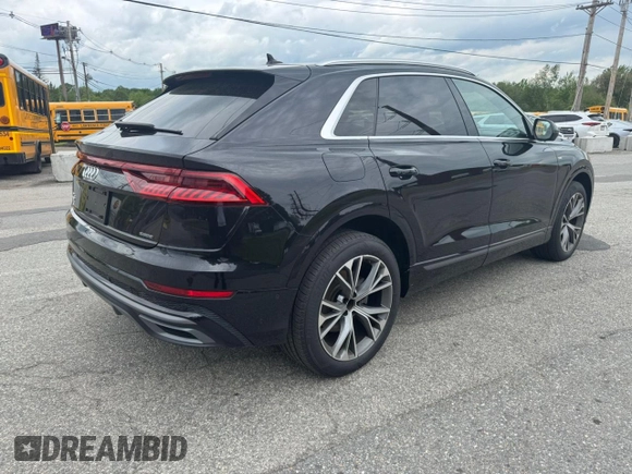 2021 Audi Q8 Premium Plus z VIN WA1EVAF12MD009515, wystawiony jako Copart lot #59317645 z przebiegiem 92 309 mil mil oraz Tytuł czysty. Historia ofert i sprzedaży dostępna na DreamBid. Obrazek 4.