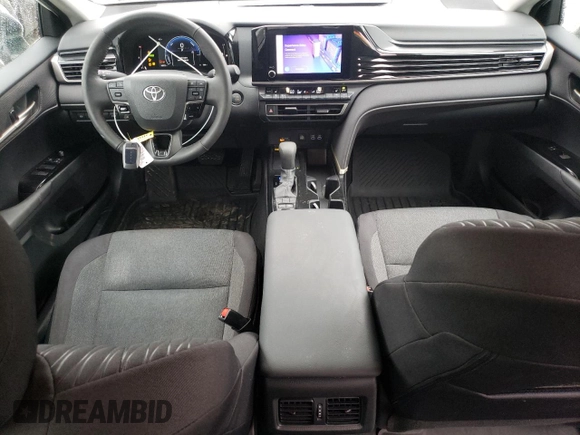 2025 Toyota Camry LE z VIN 4T1DBADK4SU017453, wystawiony jako Copart lot #52183485 z przebiegiem 16 812 mil mil oraz Szkoda całkowita • Salvage title. Historia ofert i sprzedaży dostępna na DreamBid. Obrazek 8.