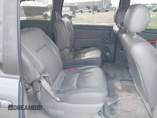 2008 Toyota Sienna XLE with VIN 5TDZK22C88S165100, listed as a IAAI auction lot 41744260 with 0 mi miles. Bid and sale history available at carsss.com. Image 8.