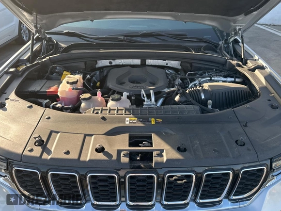 2024 Jeep Grand Cherokee с VIN 1C4RJYB61RC117425, выставлен на аукционе Copart как лот 62613125 с пробегом 16 170 миль миль и Чистый • Clean title. История ставок и продаж доступна на DreamBid. Изображение 7.