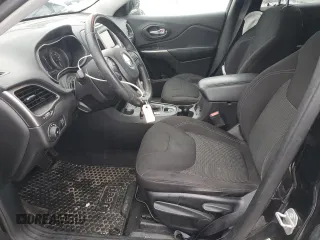 2019 Jeep Cherokee Latitude with VIN 1C4PJMCB4KD283403, listed as a Copart auction lot 44986255 with 132,747 mi miles and Salvage Title. Bid and sale history available at carsss.com. Image 7.