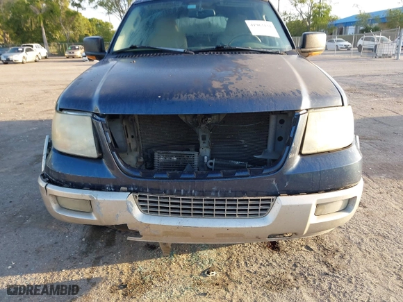 2005 Ford Expedition Eddie Bauer with VIN 1FMFU17505LA92105, listed as a IAAI auction lot 41963131 with 179,104 mi miles. Bid and sale history available at carsss.com. Image 6.