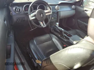 2008 Ford Mustang Deluxe z VIN 1ZVHT80NX85126043, wystawiony jako Copart lot #47953715 z przebiegiem 213 529 mil mil oraz Szkoda całkowita • Salvage title. Historia ofert i sprzedaży dostępna na DreamBid. Obrazek 8.