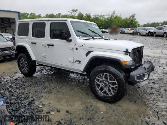 2025 Jeep Wrangler Sahara z VIN 1C4PJXEN2SW560255, wystawiony jako Copart lot #58759415 z przebiegiem 1 612 mil mil oraz Czysty tytuł • Clean title. Historia ofert i sprzedaży dostępna na DreamBid. Obrazek 4.