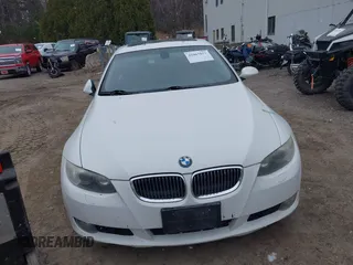 2009 BMW 3 Series 328i xDrive with VIN WBAWV53589P079807, listed as a IAAI auction lot 42063817 with Not Provided miles and . Bid and sale history available at carsss.com. Image 6.
